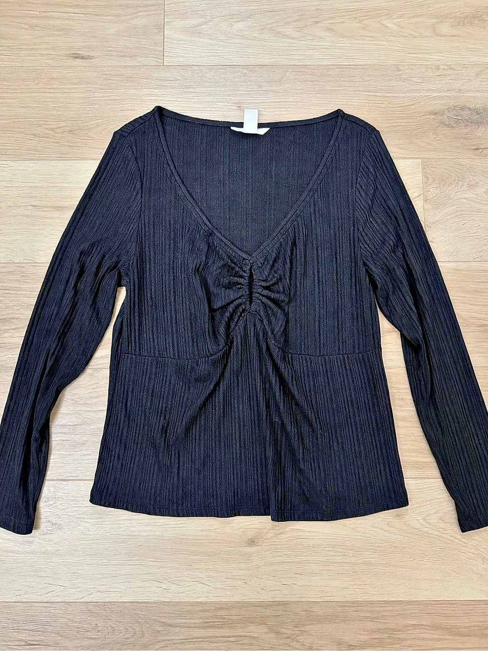 H&M Long Sleeve Ruched Top in Black Size XXL